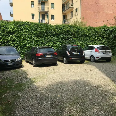 Chez Fratellini, Deluxe Flat With Garden & Parking *